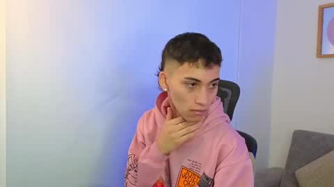 yulian_vasquez online show from September 2025 12:21:01 PM