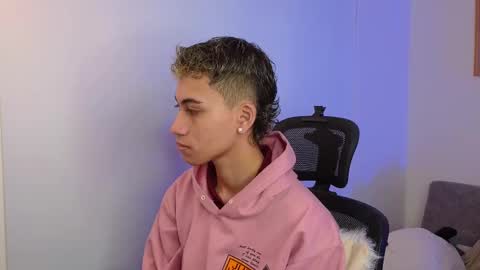 yulian_vasquez online show from October 2025 12:14:02 PM