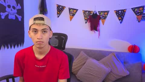 yulian_vasquez online show from October 2025 12:26:01 PM