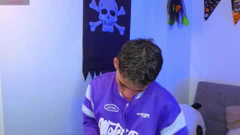 yulian_vasquez online show from October 2025 12:27:01 PM