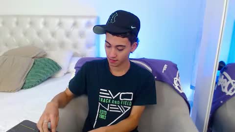 yulian_vasquez online show from February 2026 07:20:02 PM