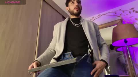 yulian 2811 online show from February 2025 07:24:02 AM