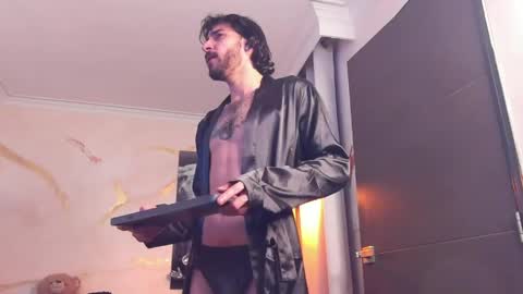 yulian 2811 online show from May 2026 01:00:01 AM