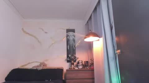 yulian 2811 online show from July 2026 04:37:01 AM