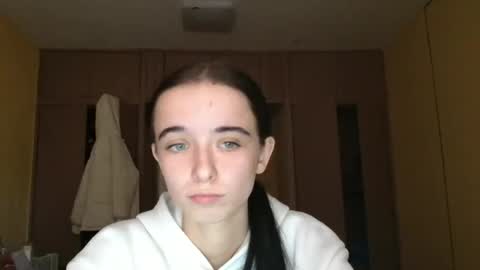 Yuliia online show from October 2025 08:37:01 AM