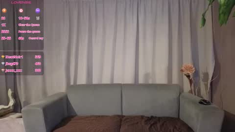 Snapshot of yuliethpetite chatting on February 2026 11:32:01 AM yuliethpetite online show from February 2026 11:32:01 AM