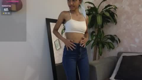 Snapshot of yuliethpetite chatting on March 2026 11:15:01 AM yuliethpetite online show from March 2026 11:15:01 AM