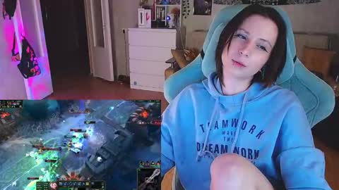 Snapshot of yum_neko_chan chatting on January 2025 09:41:01 PM Kris online show from January 2025 09:41:01 PM