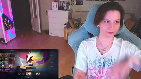 Snapshot of yum_neko_chan chatting on March 2025 07:17:01 PM Kris online show from March 2025 07:17:01 PM