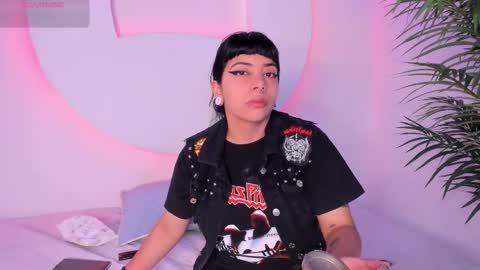 YUMEKO  online show from September 2025 11:57:01 AM