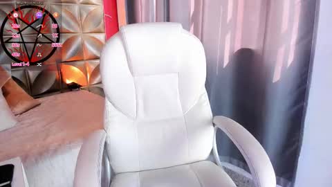 YUMEKO  online show from October 2025 01:52:01 PM