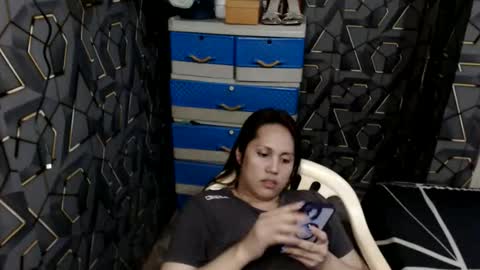 Snapshot of yumi_white chatting on April 2026 12:52:02 AM yumi online show from April 2026 12:52:02 AM
