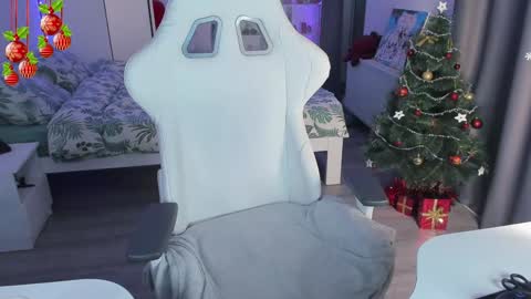 Snapshot of yumi_youkai chatting on December 2024 02:38:02 PM Yumi 3 online show from December 2024 02:38:02 PM