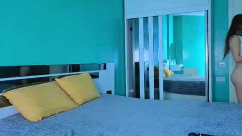 Yumi online show from December 2025 07:12:01 AM