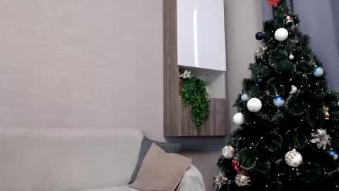 Snapshot of yummy_blonde chatting on December 2024 12:16:02 PM you babe online show from December 2024 12:16:02 PM