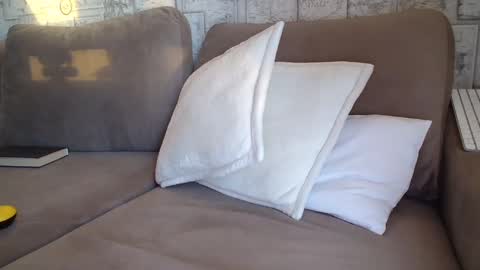 Snapshot of yummyalexxx chatting on January 2025 05:05:02 AM Alex online show from January 2025 05:05:02 AM