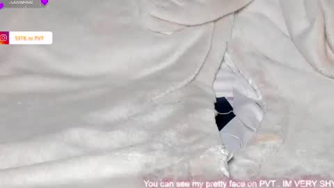 Snapshot of yummygirl_oops chatting on July 2026 09:39:02 PM Persefone online show from July 2026 09:39:02 PM