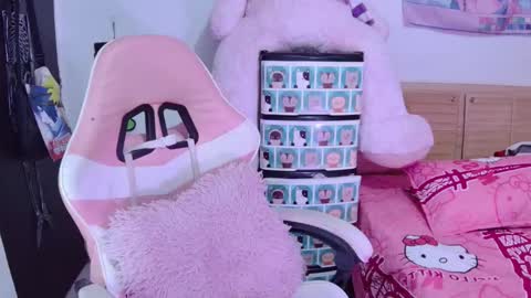 Snapshot of yuna_pink666 chatting on January 2025 11:11:01 PM yuna_pink666 online show from January 2025 11:11:01 PM