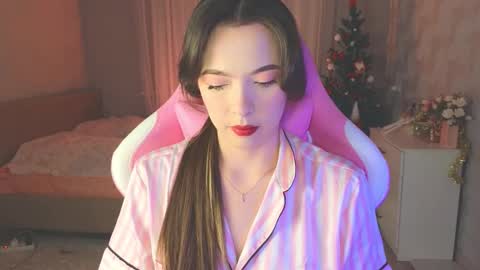 Snapshot of yuna_sunshy chatting on December 2025 01:56:02 AM Yuna online show from December 2025 01:56:02 AM