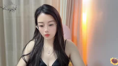 Snapshot of yuner0715 chatting on December 2024 02:04:01 PM YunEr online show from December 2024 02:04:01 PM