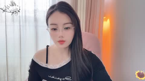 Snapshot of yuner0715 chatting on December 2024 03:04:01 AM YunEr online show from December 2024 03:04:01 AM