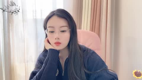 Snapshot of yuner0715 chatting on December 2024 03:13:02 AM YunEr online show from December 2024 03:13:02 AM