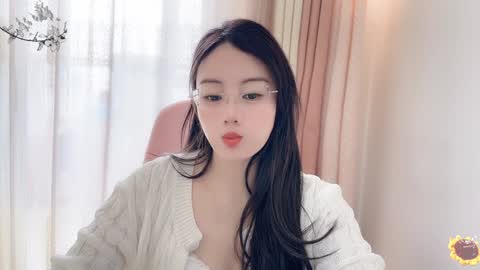 Snapshot of yuner0715 chatting on December 2024 03:16:02 AM YunEr online show from December 2024 03:16:02 AM