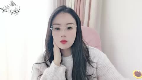 Snapshot of yuner0715 chatting on December 2024 03:37:01 AM YunEr online show from December 2024 03:37:01 AM