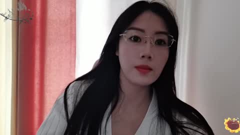 Snapshot of yuner0715 chatting on December 2024 05:37:01 AM YunEr online show from December 2024 05:37:01 AM