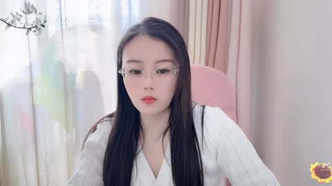 Snapshot of yuner0715 chatting on December 2024 04:08:02 AM YunEr online show from December 2024 04:08:02 AM