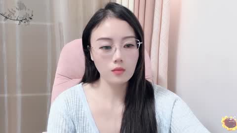 Snapshot of yuner0715 chatting on December 2024 02:21:01 PM YunEr online show from December 2024 02:21:01 PM