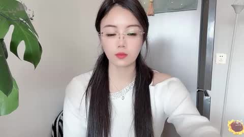 Snapshot of yuner0715 chatting on February 2025 03:21:02 AM YunEr online show from February 2025 03:21:02 AM