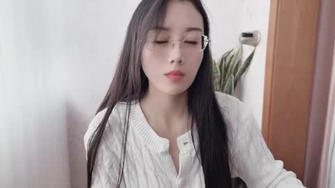 Snapshot of yuner0715 chatting on October 2025 04:04:02 AM YunEr online show from October 2025 04:04:02 AM