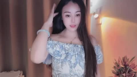 YunEr online show from May 2026 03:35:02 AM