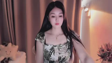 YunEr online show from May 2026 04:10:01 AM