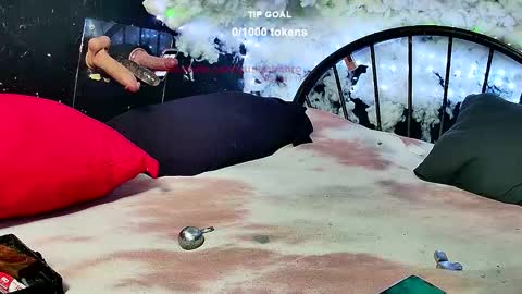 Snapshot of yungbbcbro chatting on February 2025 10:42:01 AM Octavian online show from February 2025 10:42:01 AM