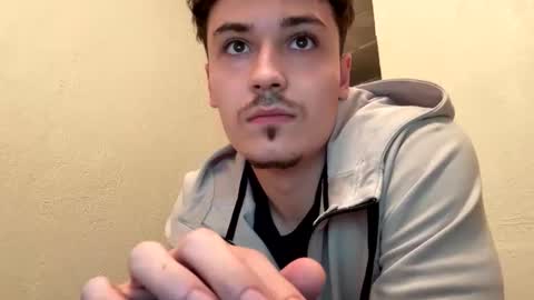 yungstudbev online show from September 2025 01:49:01 AM