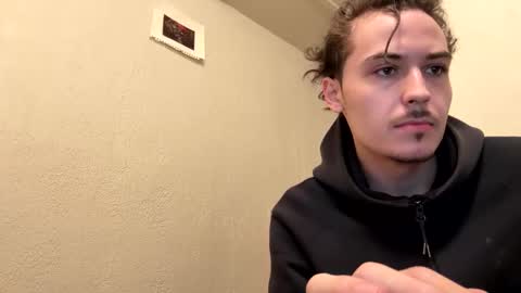 yungstudbev online show from January 2026 06:22:02 PM