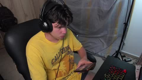 Snapshot of yurii_moody chatting on December 2024 02:41:02 AM yurii_moody online show from December 2024 02:41:02 AM