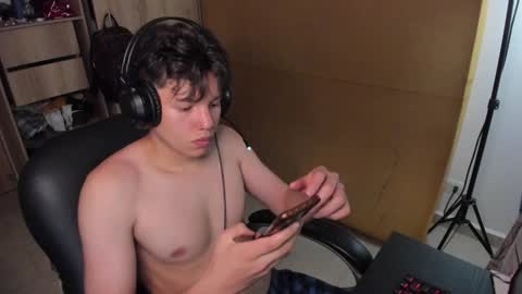 Snapshot of yurii_moody chatting on December 2024 11:10:02 PM yurii_moody online show from December 2024 11:10:02 PM