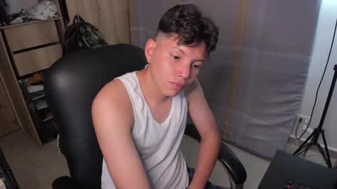 Snapshot of yurii_moody chatting on February 2025 02:36:02 AM yurii_moody online show from February 2025 02:36:02 AM