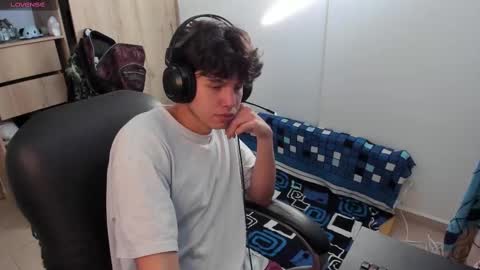 Snapshot of yurii_moody chatting on September 2025 09:25:02 PM yurii_moody online show from September 2025 09:25:02 PM