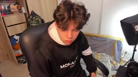 Snapshot of yurii_moody chatting on October 2025 06:38:02 PM yurii_moody online show from October 2025 06:38:02 PM