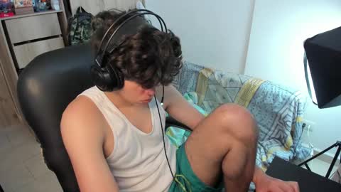 Snapshot of yurii_moody chatting on October 2025 05:57:02 PM yurii_moody online show from October 2025 05:57:02 PM