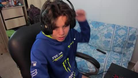 yurii_moody online show from December 2025 03:28:02 PM