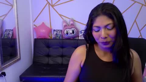 Snapshot of yvanna__smith chatting on February 2026 03:32:01 AM yvanna__smith online show from February 2026 03:32:01 AM