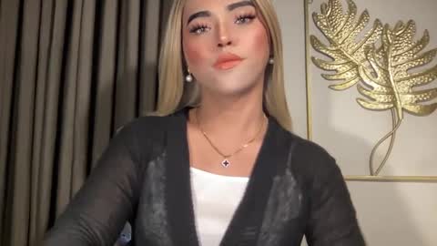 Snapshot of yvonne_guidotti chatting on December 2024 06:11:02 AM Miss Cali online show from December 2024 06:11:02 AM