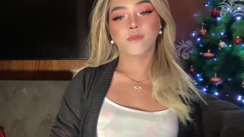 Snapshot of yvonne_guidotti chatting on December 2024 03:24:02 PM Miss Cali online show from December 2024 03:24:02 PM