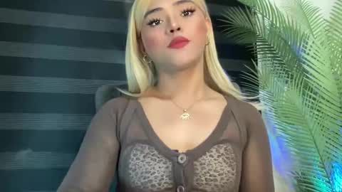 Snapshot of yvonne_guidotti chatting on February 2025 04:42:02 AM Miss Cali online show from February 2025 04:42:02 AM
