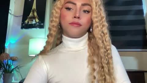 Snapshot of yvonne_guidotti chatting on October 2025 07:57:02 PM Miss Cali online show from October 2025 07:57:02 PM